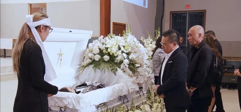 Bình Phương kể hiện tượng lạ trong đám tang chồng Đức Tiến, nức nở vì con gái