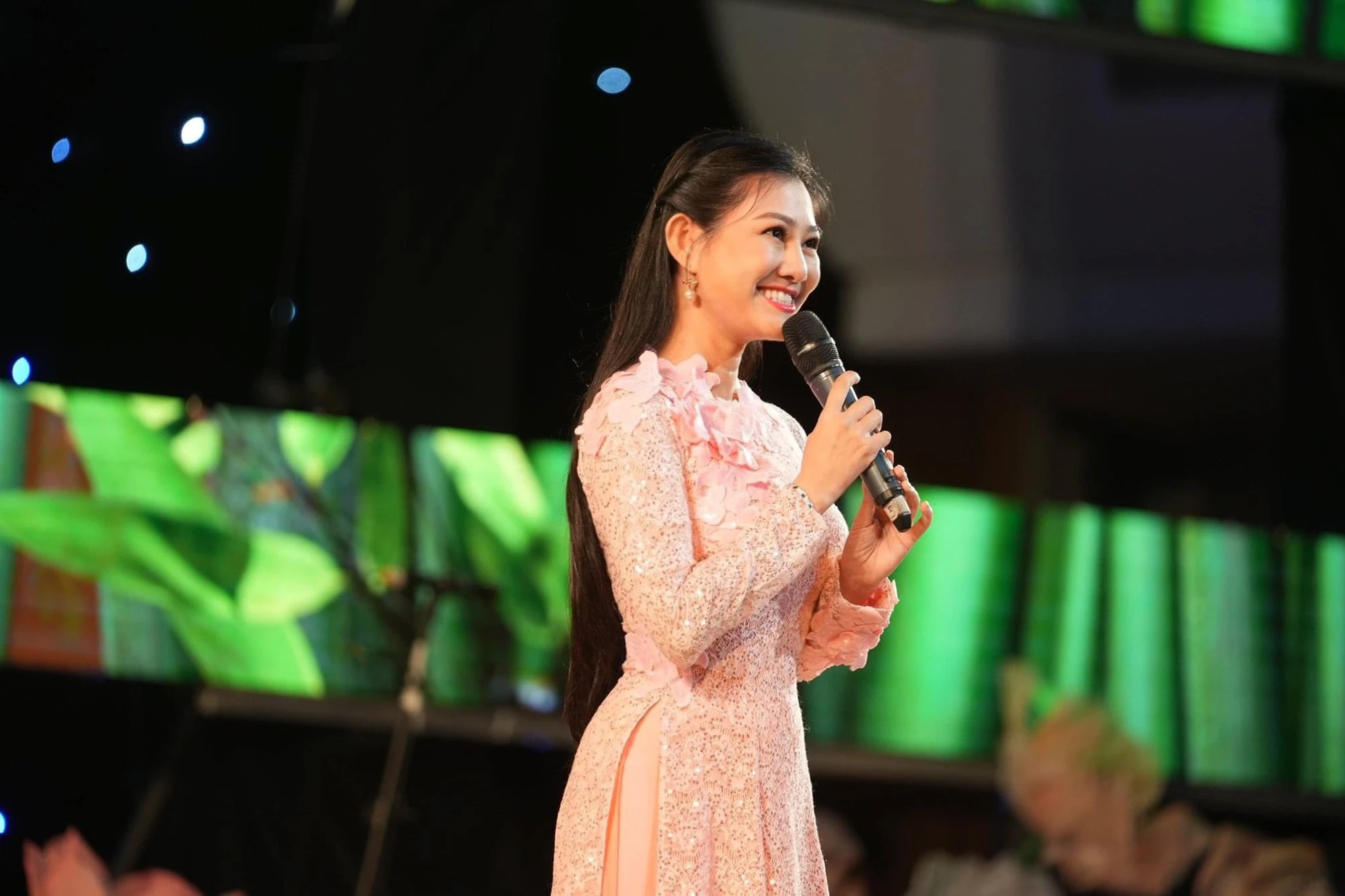 Nghệ sĩ cải lương trẻ nhất được phong NSND, U45 sống độc thân, không con cái, 2 lần đắc cử đại biểu Hội đồng nhân dân