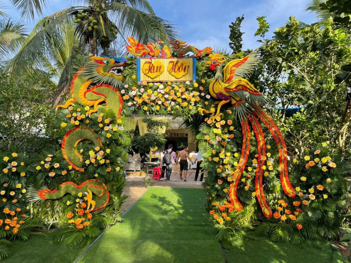 Trang trí tiệc, làm cổng cưới truyền thống, thu nhập gần 50 triệu đồng/tháng