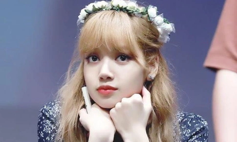 Lisa hát về tình yêu với chàng trai Pháp