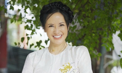 Hồng Nhung kể chuyện tuổi thơ qua Video clip