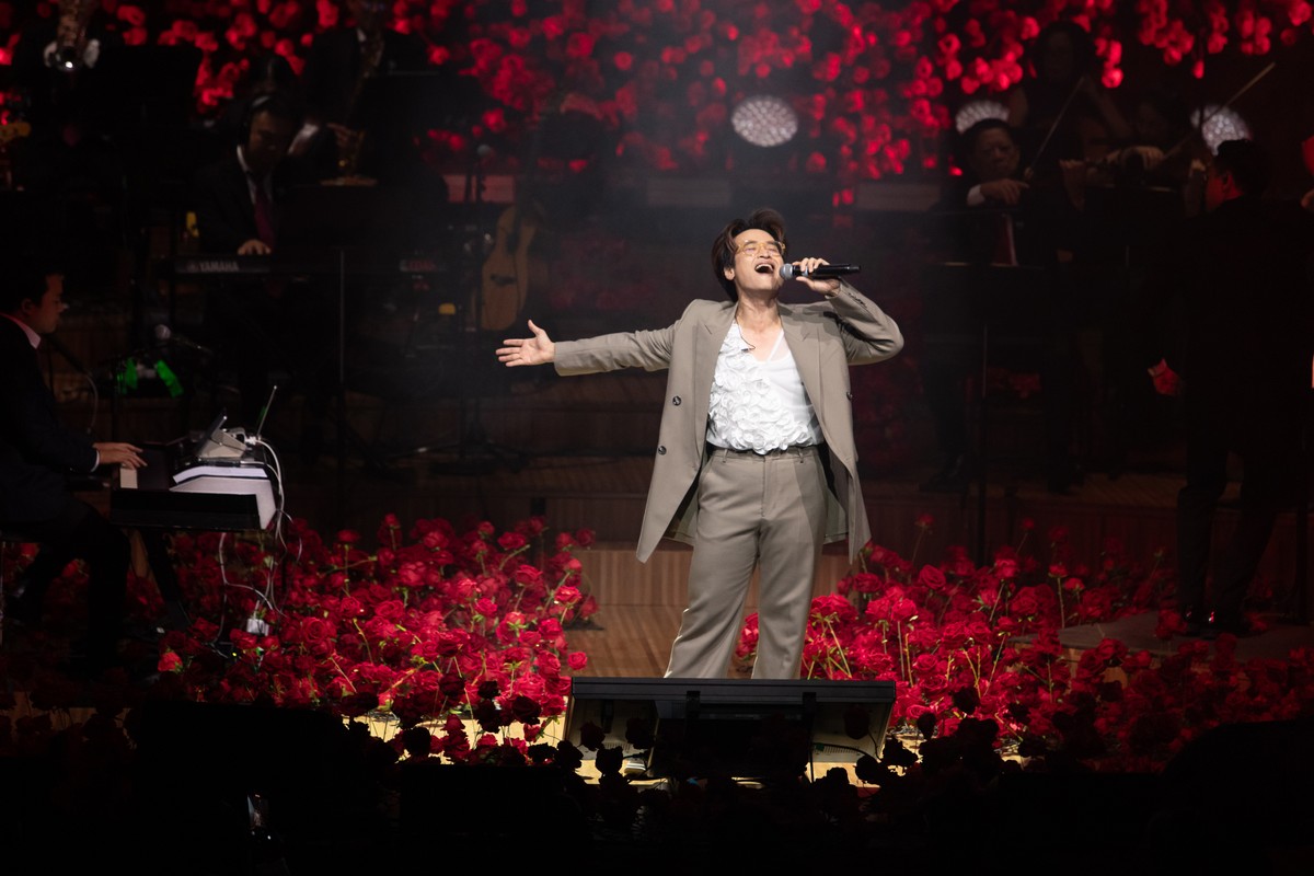 Hà Anh Tuấn hát trước 2.600 khán giả ở nhà hát Opera Sydney