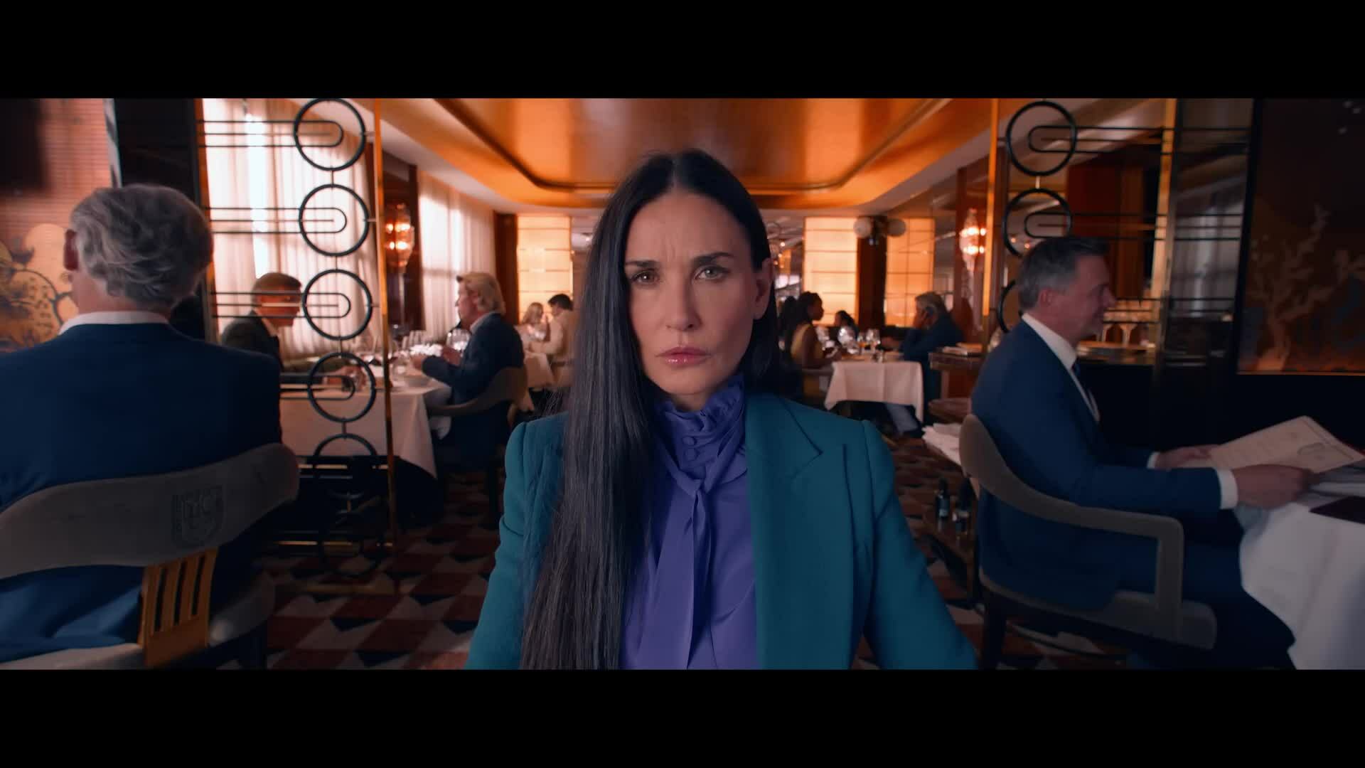 Demi Moore từng 'đạp xe 100 km mỗi ngày để giảm cân'