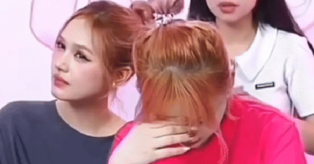 Xoài Non tung toàn bộ tin nhắn cầu xin của người nói xấu mình mà quên tắt mic