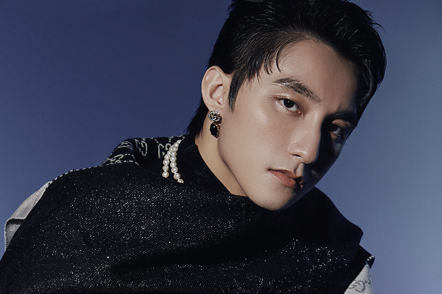 Có thật không khi một số ca sĩ Vbiz chỉ cần hát 3 bài đã cầm cát sê 1 tỷ?