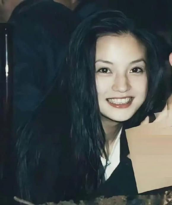 Triệu Vy - Mỹ Nhân Hoa Ngữ Tài Sắc Vẹn Toàn và Sự Nghiệp Lặng Lẽ Ở Tuổi U50