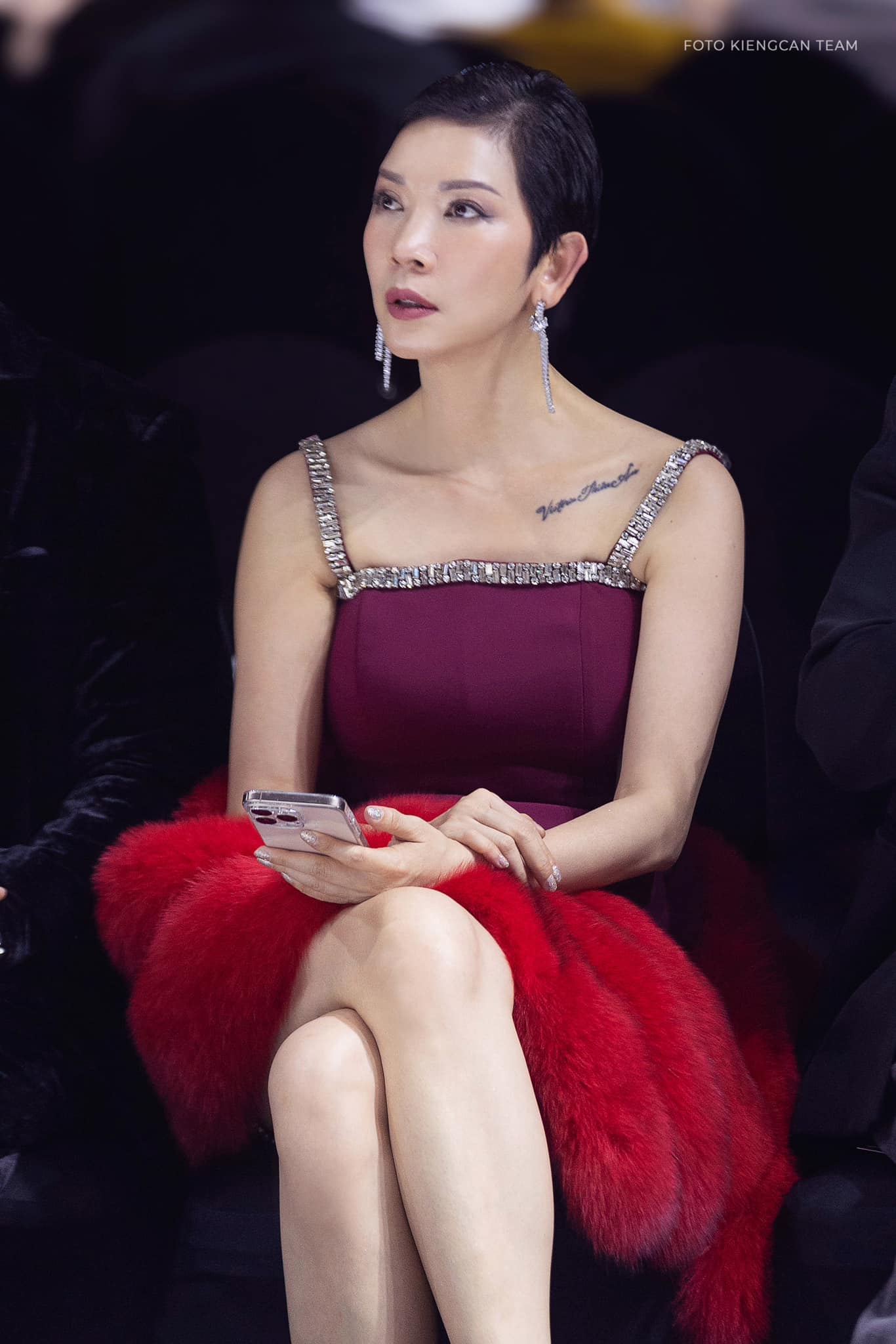 “Nhé ạ” – Khi ngôn ngữ trở thành tâm điểm của tranh luận