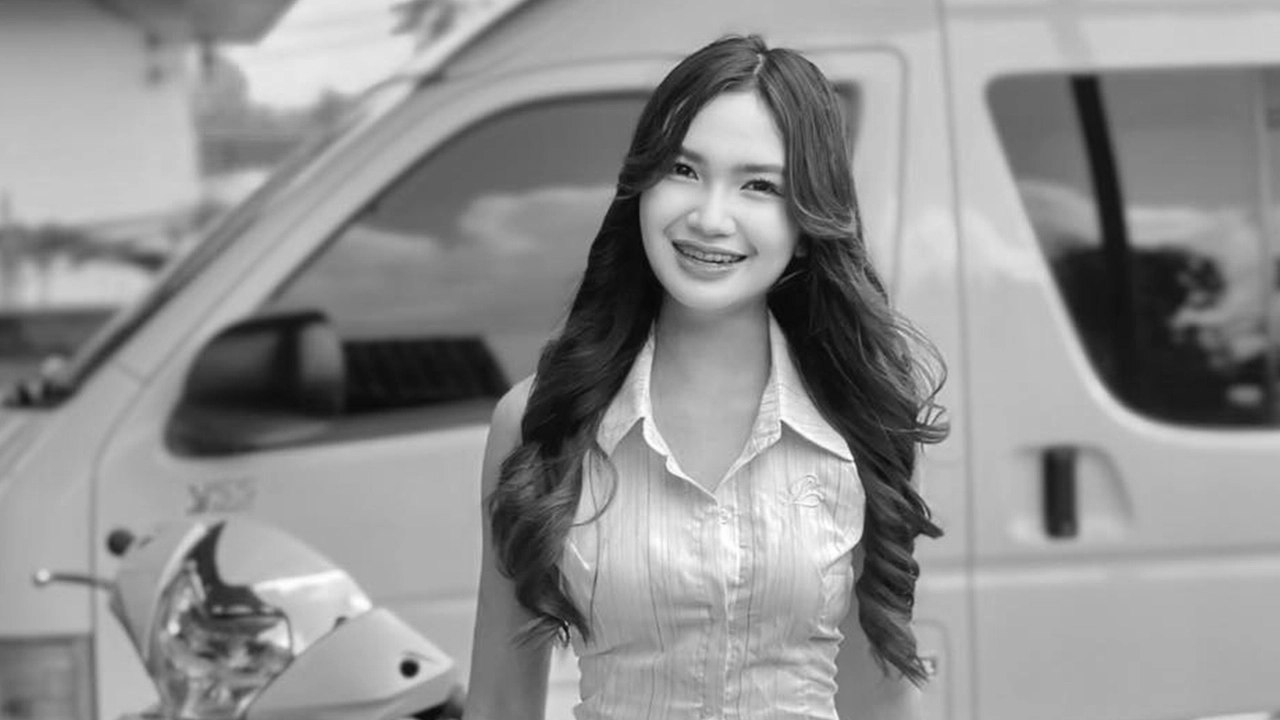 Ca sĩ 20 tuổi qua đời sau khi đi massage cổ