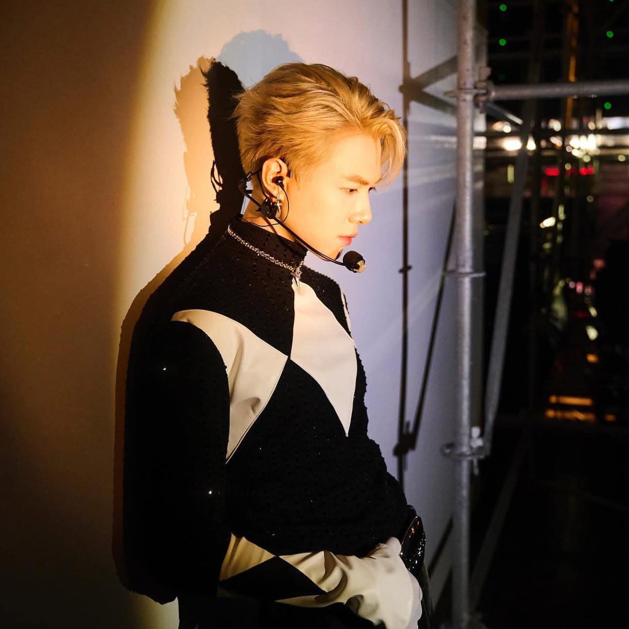 Diệu Nhi 'đánh dấu chủ quyền' cực hài hước khi hộ tống Anh Tú tại Concert