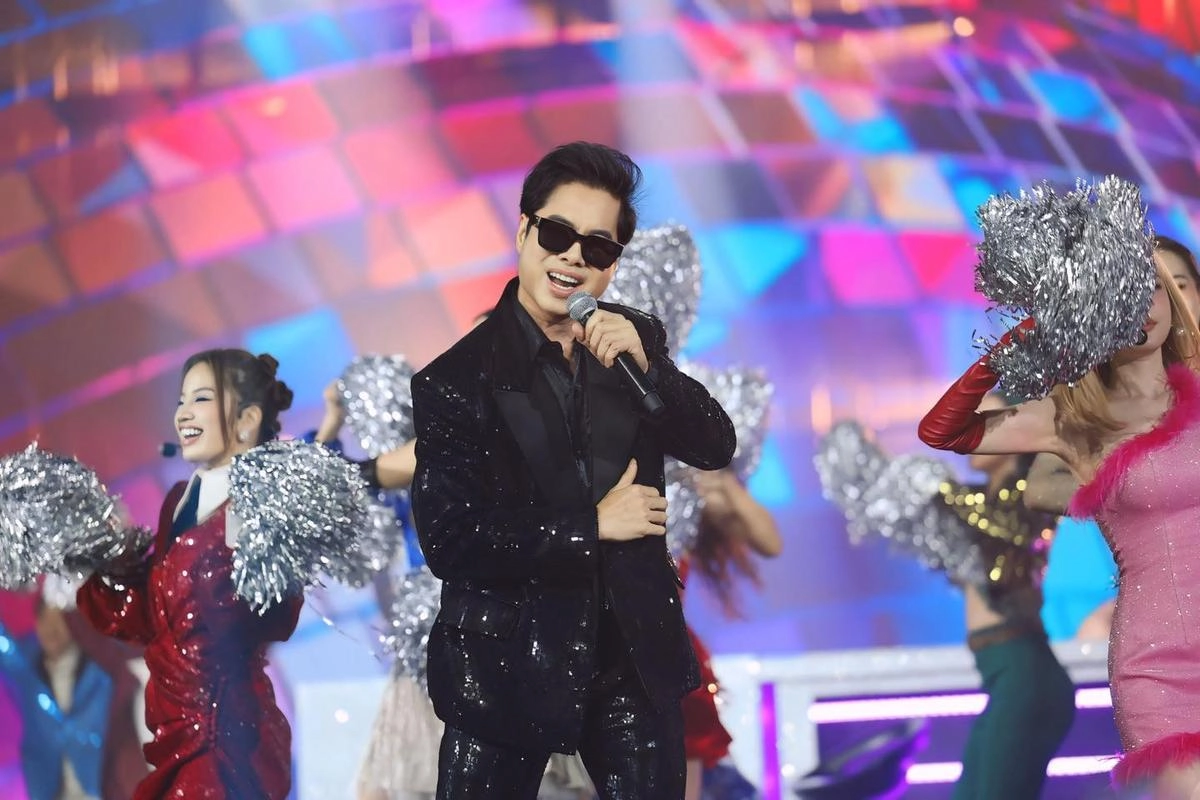 Danh ca Ngọc Sơn rơi nước mắt, nói về lí do chưa kết hôn