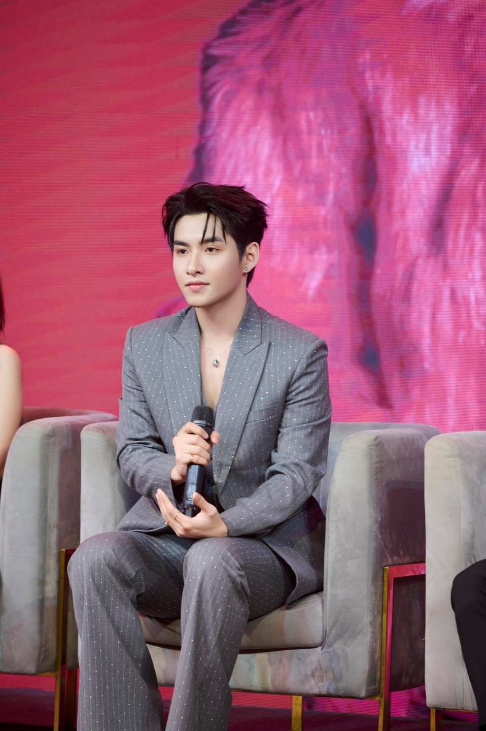 Hùng Huỳnh xin lỗi, Ẩn MV giữa lùm xùm đạo nhái