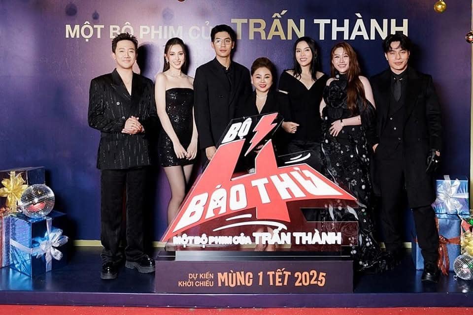  Captain Boy khuấy động sự kiện ra mắt phim 'Bộ Tứ Báo Thủ' của Trấn Thành