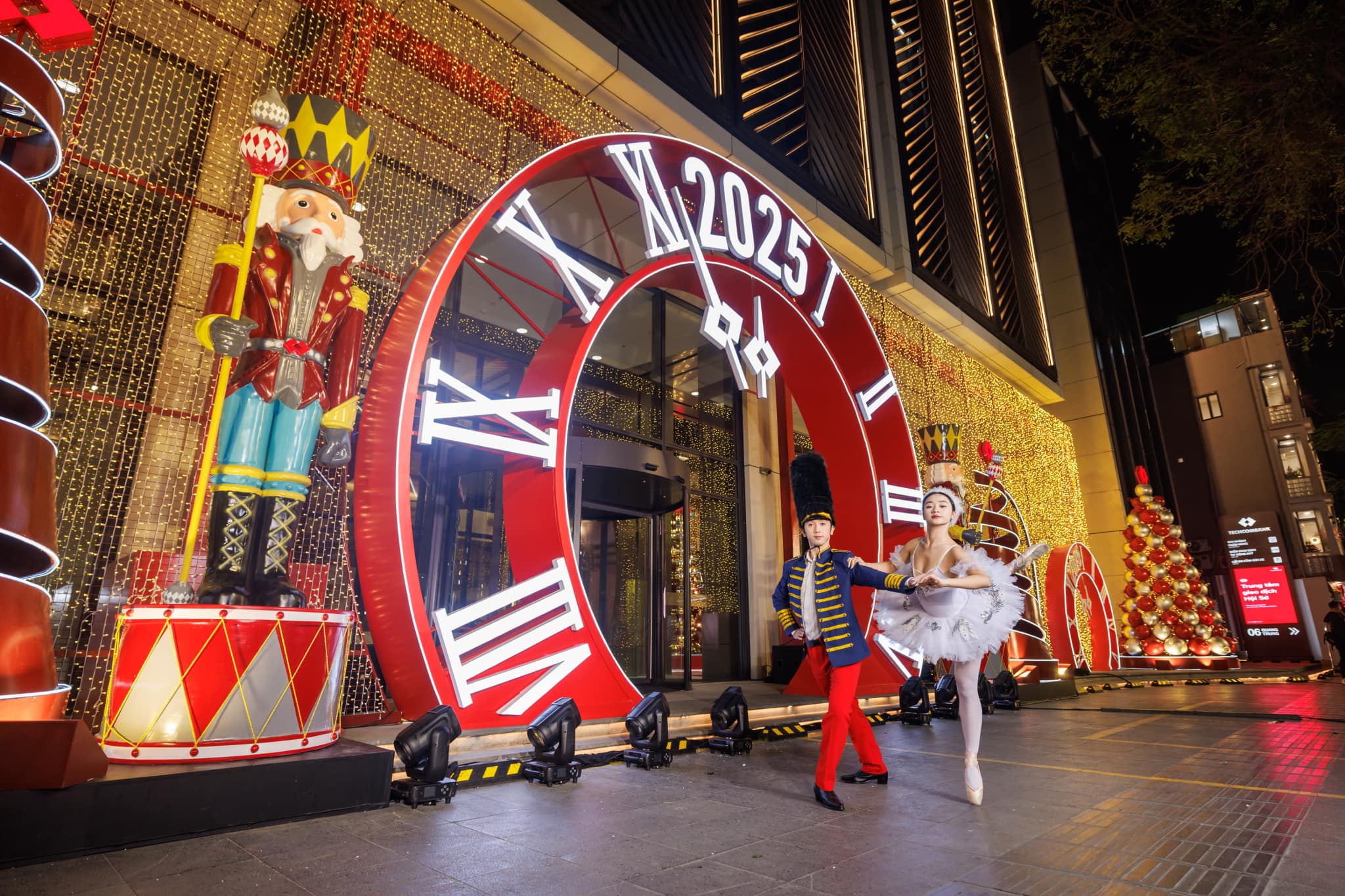 Hà Nội ngập tràn không khí Giáng sinh: Một mùa yêu thương đã về