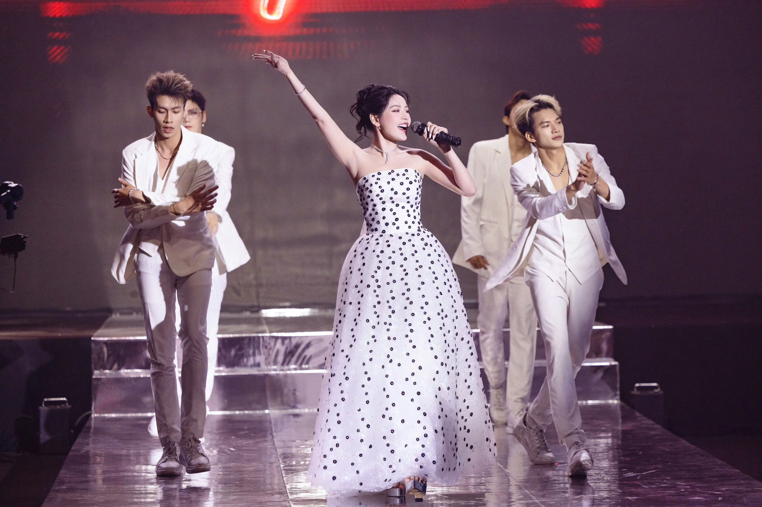 Chi Pu tăng sức ảnh hưởng tại thị trường Trung Quốc