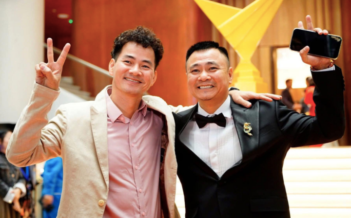 Xuân Bắc làm thơ chúc mừng Tự Long làm giám đốc nhà hát chèo