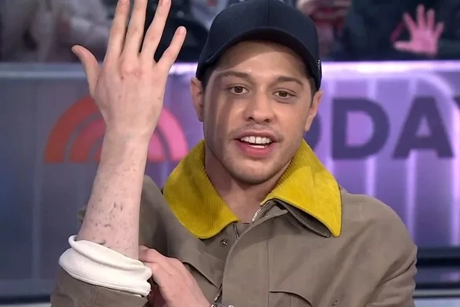 Pete Davidson xóa hơn 100 hình xăm