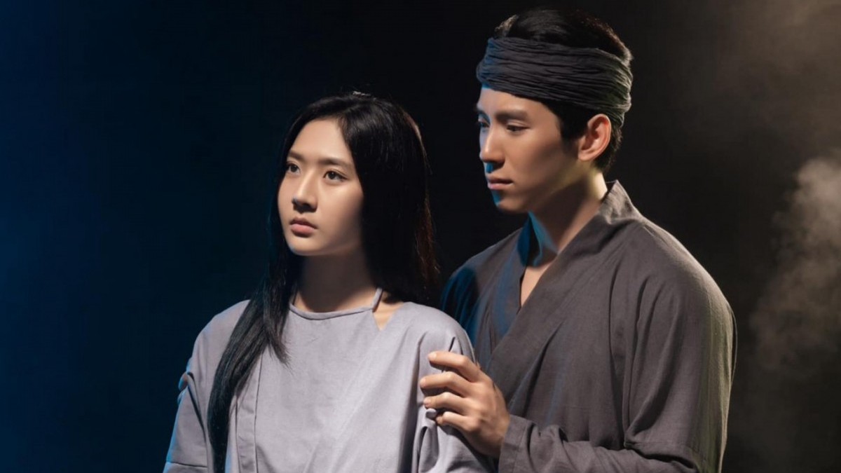 ‘Đèn âm hồn’ top 1 phòng vé nhưng gây tranh cãi về nội dung