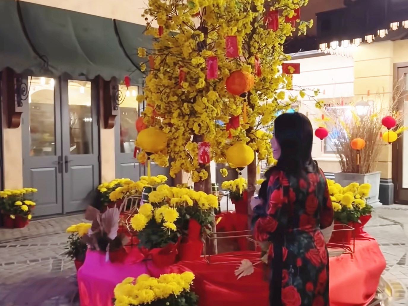 Vợ chồng ca sĩ Bích Tuyền thẳng tay xóa sổ mọi thứ liên quan đến Đàm Vĩnh Hưng trong biệt thự triệu đô