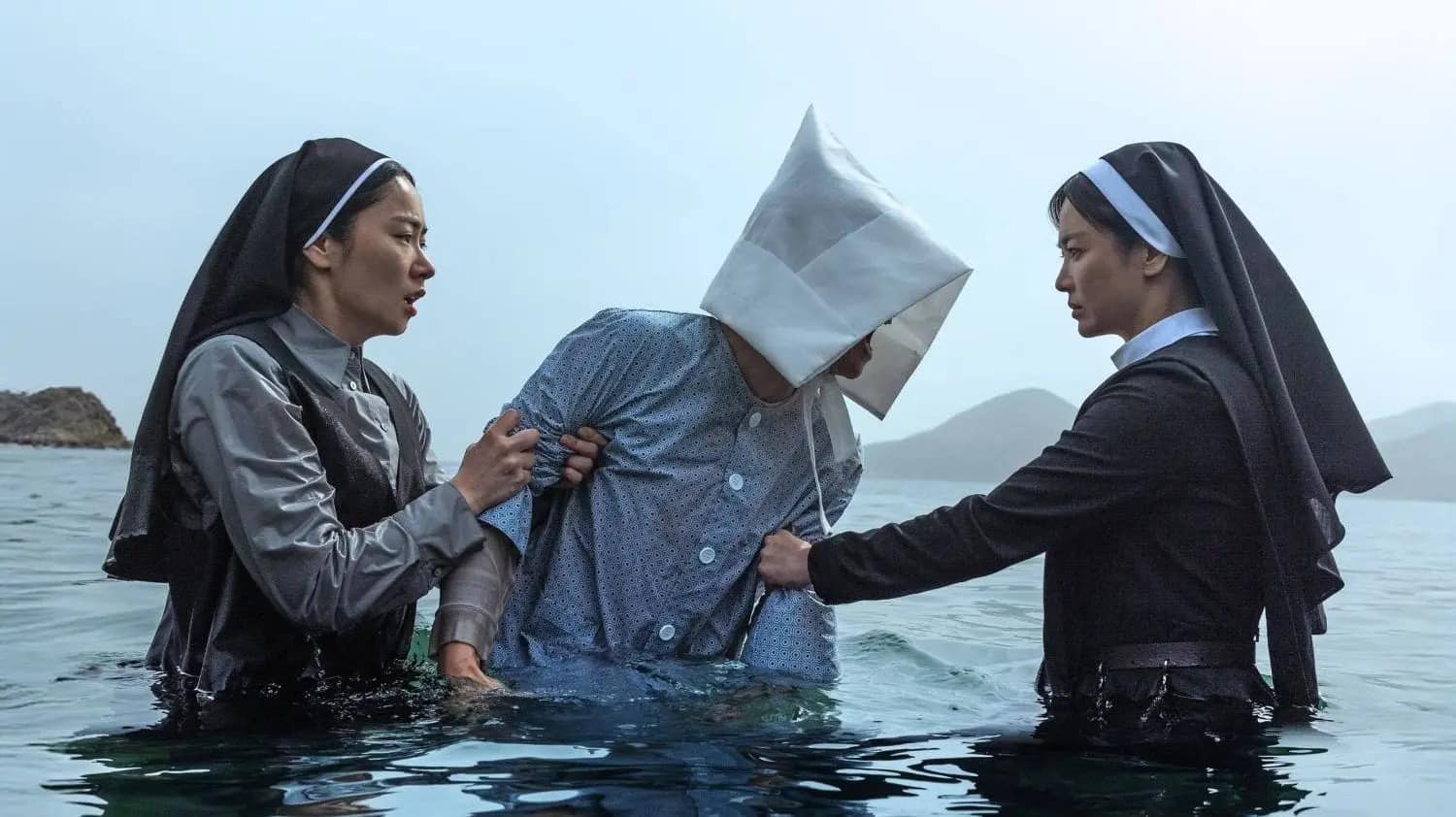 'Dark Nuns - Nữ Tu Bóng Tối'  liệu có đang nhầm lẫn giữa phim kinh dị và tâm lý tình cảm?