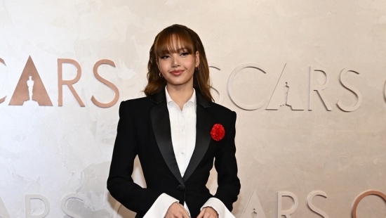 Thảm Đỏ Oscar 2025: Những Bộ Cánh Ấn Tượng Của Các Ngôi Sao Hollywood