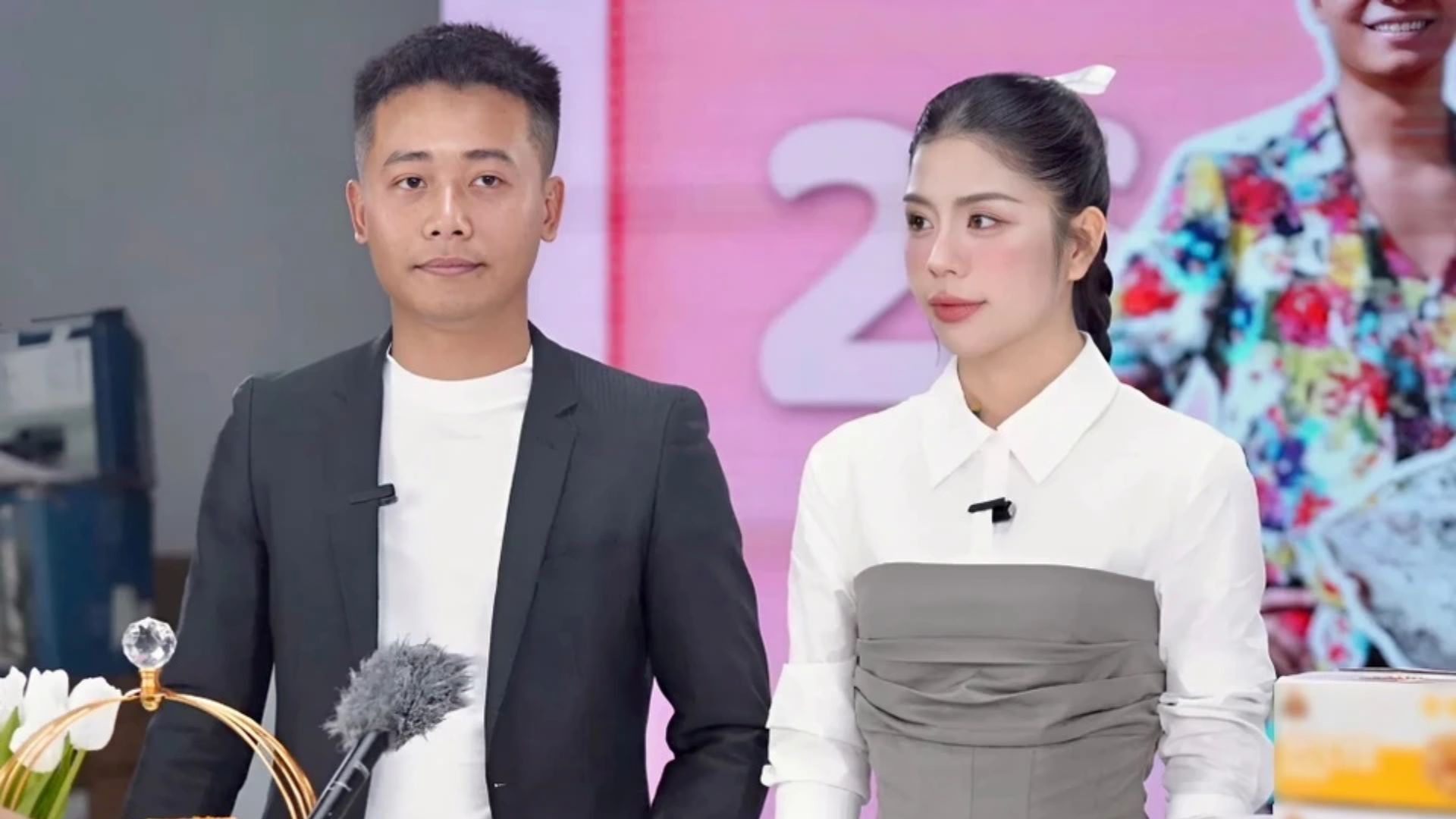 Thương hiệu kẹo rau củ của Quang Linh Vlogs, Hằng Du Mục lên tiếng