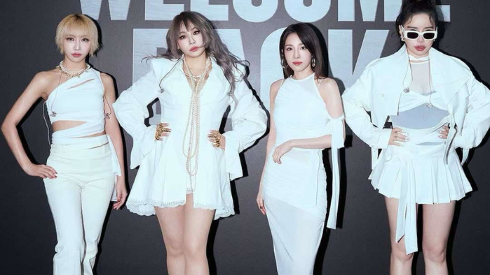 2NE1 diện váy áo từ thương hiệu thời trang Việt ở tour diễn kỉ niệm