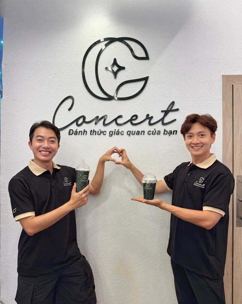 Bộ Đôi '2 Ngày 1 Đêm' Mở Quán Trà Sữa: 'Concert' Có Gì Đặc Biệt?