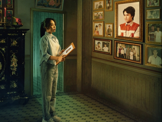 ‘Nhà Gia Tiên' doanh thu đạt 225 tỷ: Poster mới đặc biệt và những ý nghĩa chỉ ai xem rồi mới thấu hiểu