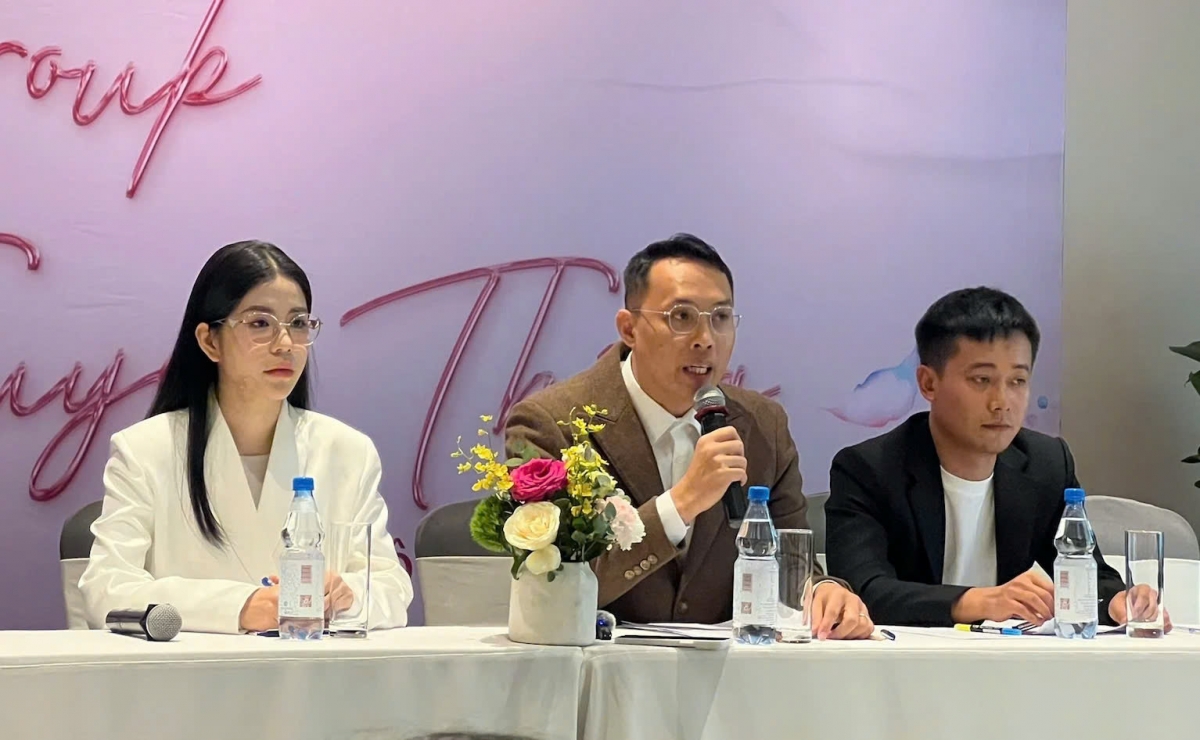 Lập biên bản vụ Quang Linh, Hằng Du Mục tổ chức gặp gỡ báo chí 'lụi' khi chưa được cấp phép