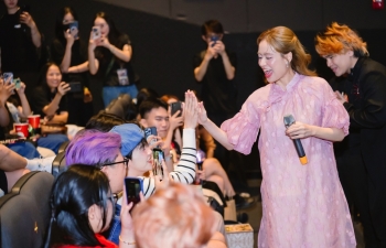 Hoàng Thùy Linh gây bất ngờ khi xuất hiện tại các suất chiếu của 'Chúng ta là người Việt Nam'