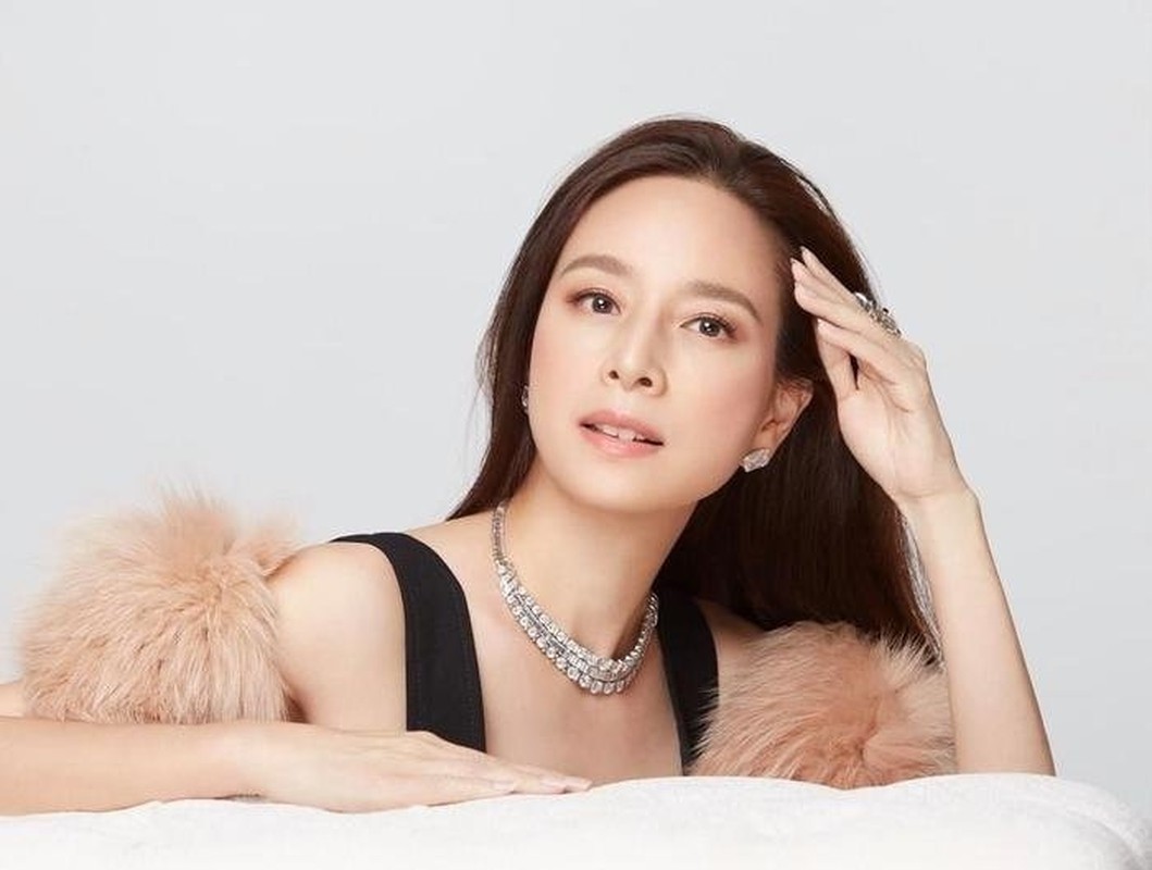 Madam Pang U60 khiến các cô gái phải kinh ngạc, chia sẻ bí quyết trẻ lâu dài dài