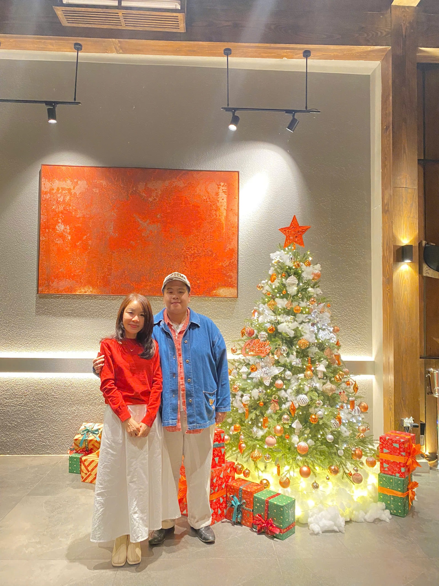 Thực đơn đám cưới của Đỗ Nhật Nam chỉ là trò đùa giữa hai mẹ con