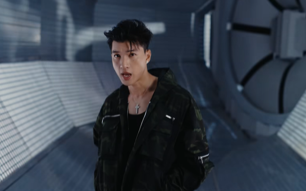 Hieuthuhai Đưa Vpop Trở Về Thập Niên 90 Với 'Nước Mắt Cá Sấu'