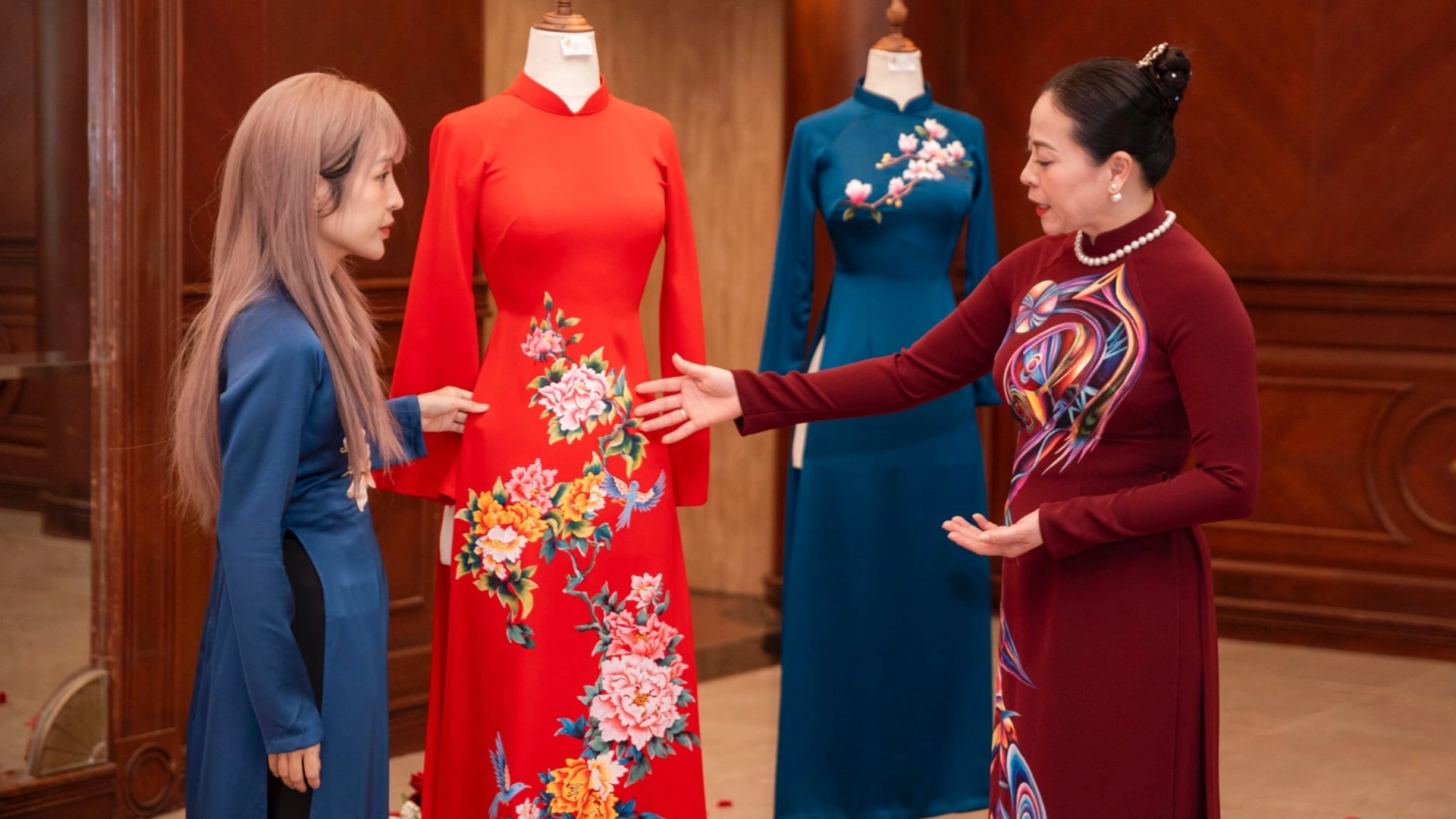 Áo dài Việt xuất hiện trong chương trình 'Xuân quê hương' tại Thái Lan