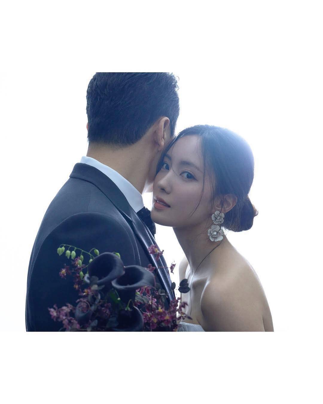 Cô Dâu Hyomin (T-ara) Chia Sẻ Những Bức Ảnh Cưới Ngọt Ngào Trước Giờ Hôn Lễ