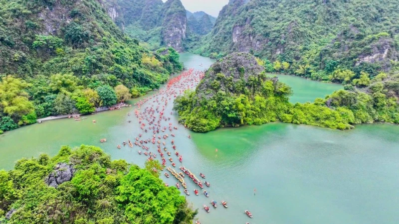 Lễ hội Tràng An - Hành trình về miền di sản linh thiêng