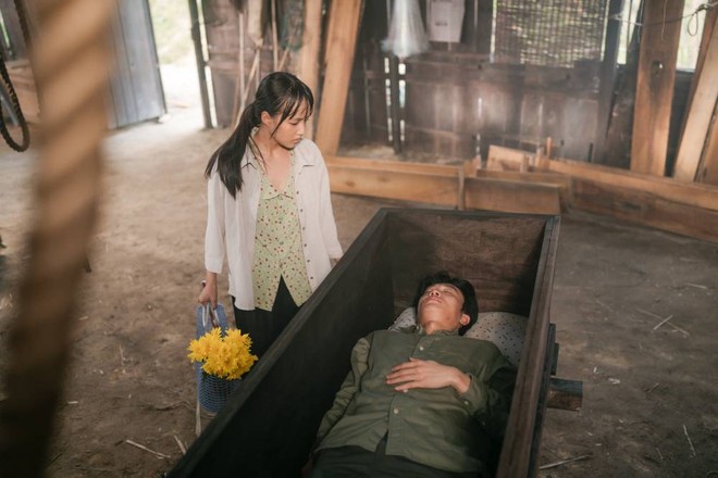 Quốc Trường nhớ đời với trải nghiệm nằm trong quan tài khi đóng phim 'Út Lan'