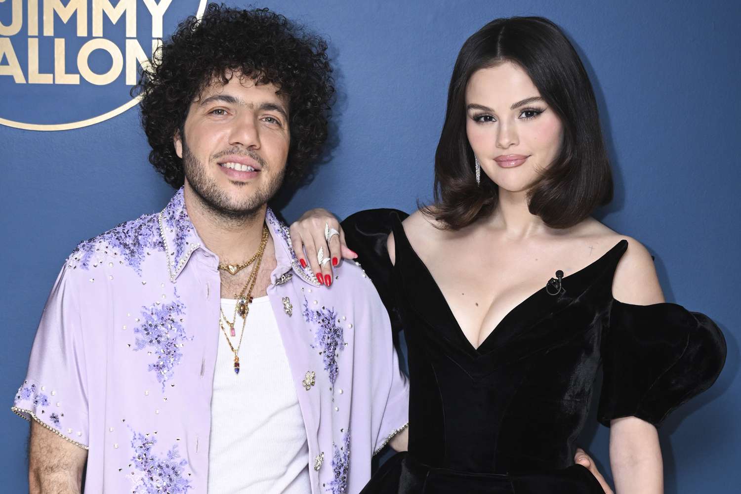 Selena Gomez cùng chồng sắp cưới đầy ngọt ngào trong bếp